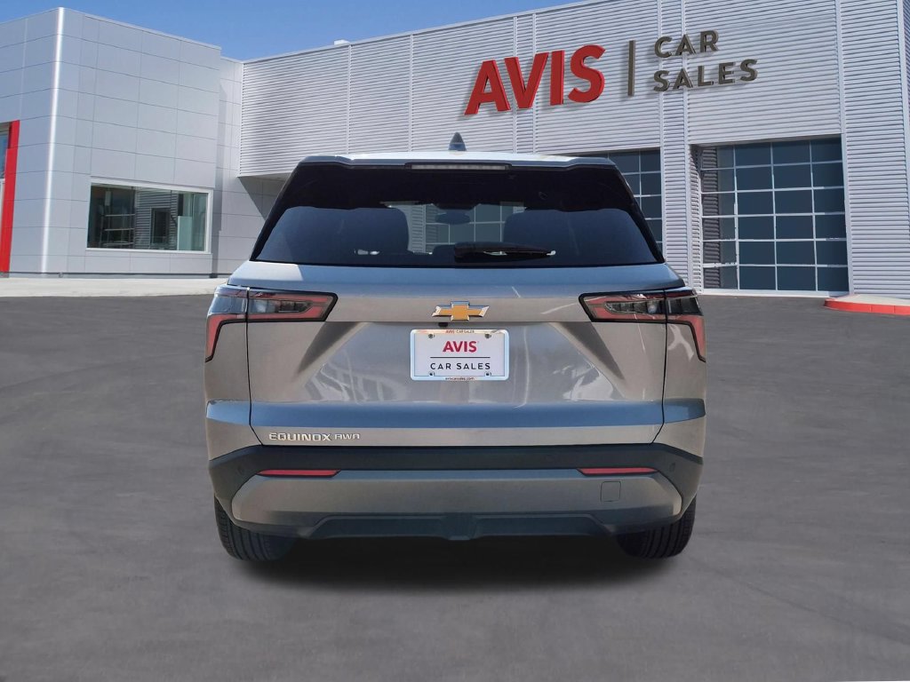 Used 2026 Chevrolet Equinox LT AWD/4WD image 7