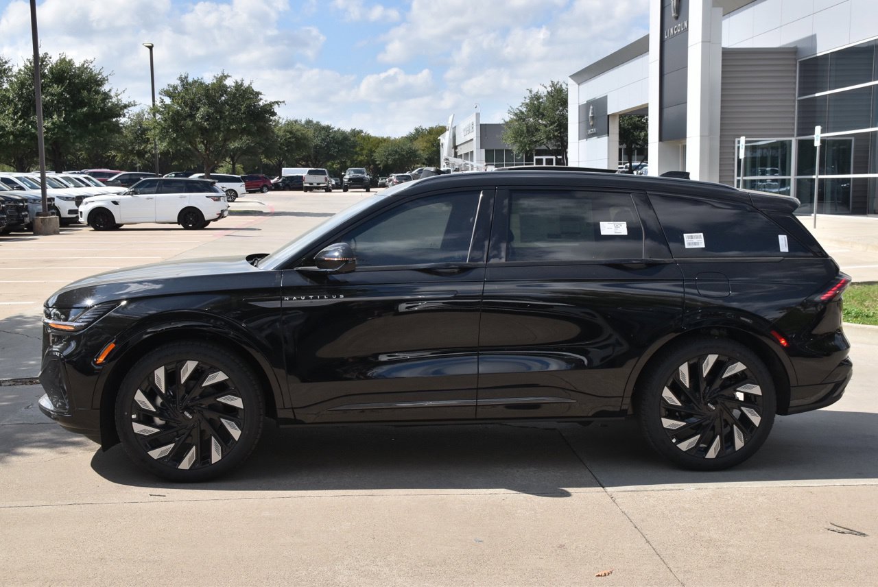 New 2026 Lincoln Nautilus Reserve AWD/4WD image 11