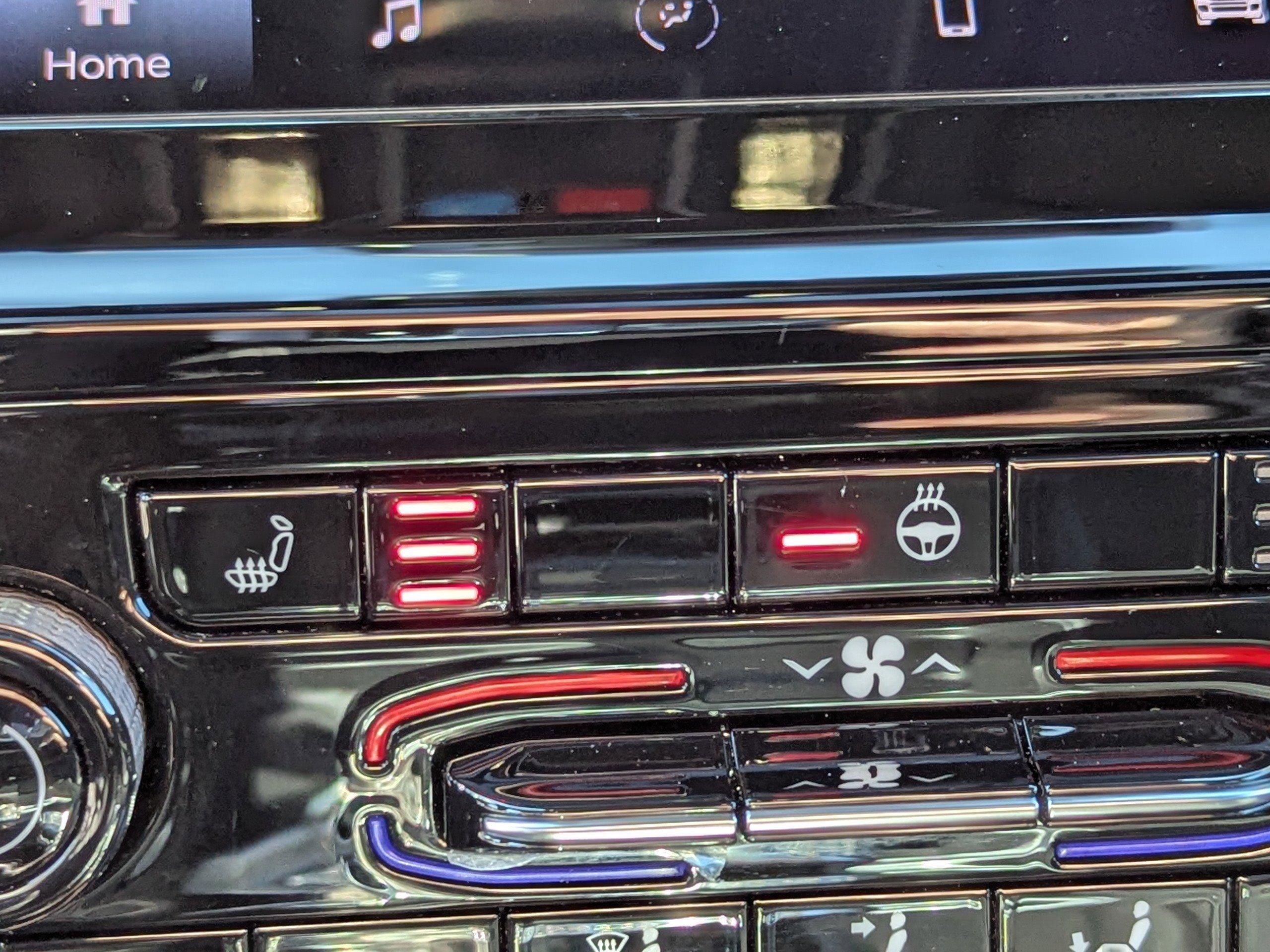 Certified 2025 Jeep Grand Cherokee Laredo X w/ Luxury Tech Group I image 26