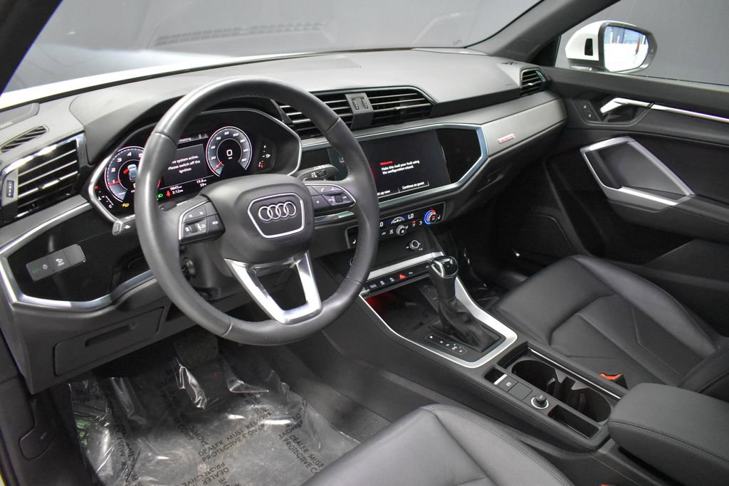 Used 2024 Audi Q3 2.0T Premium Plus w/ Premium Plus Package image 4