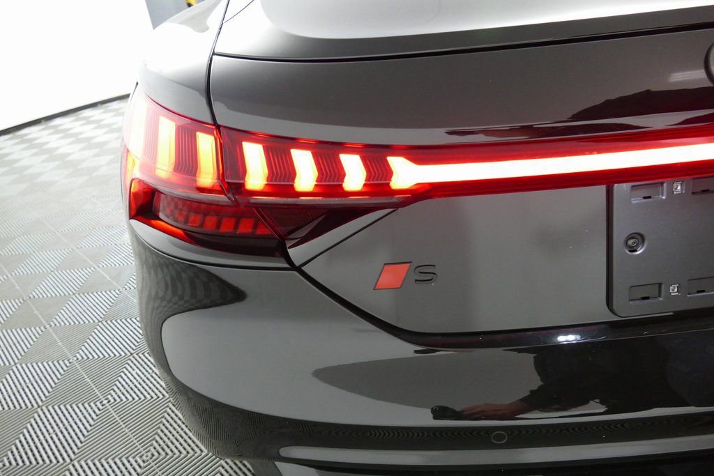 New 2026 Audi S e-tron GT Prestige image 33