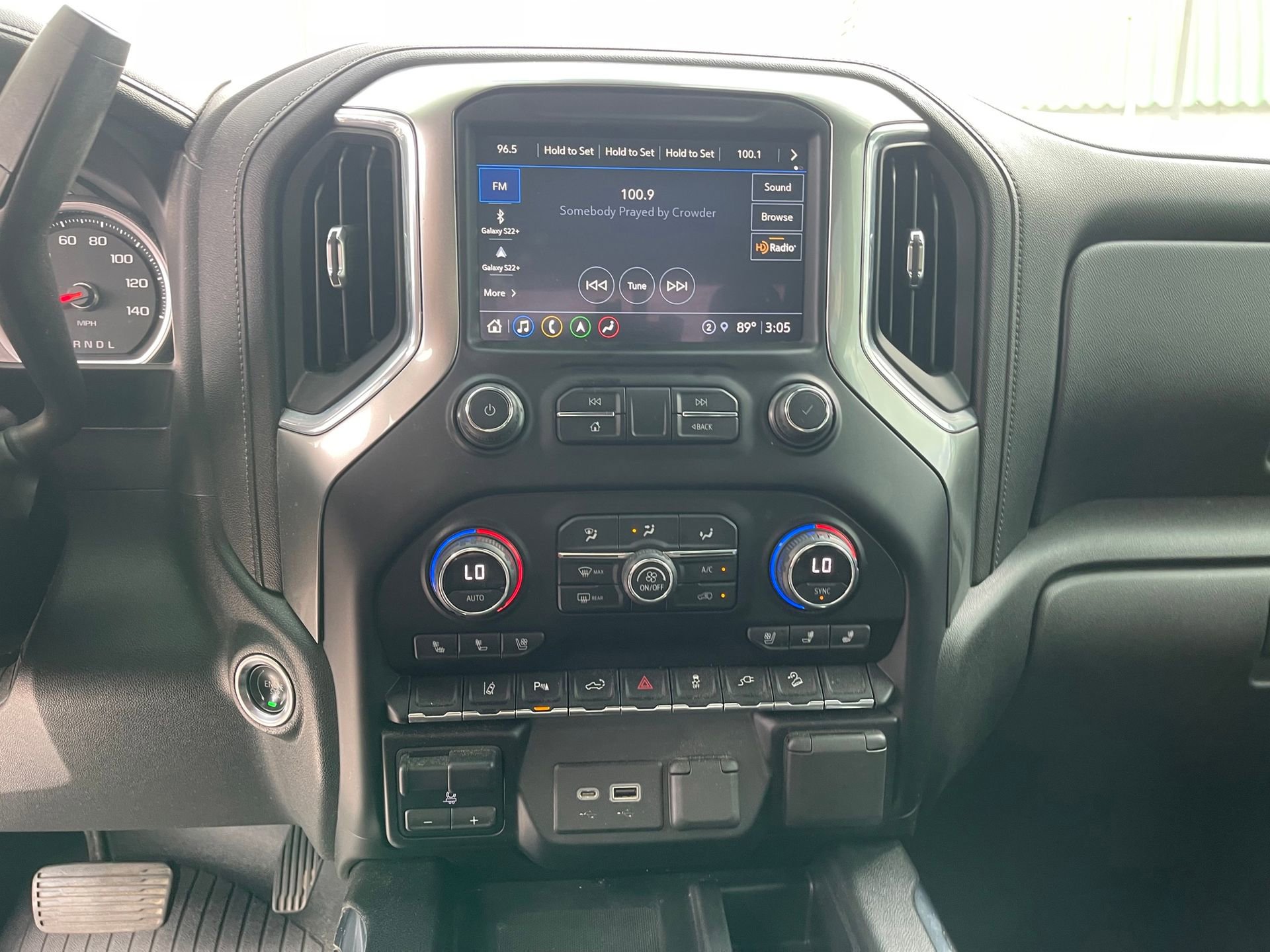 Used 2021 Chevrolet Silverado 2500 LTZ w/ LTZ Premium Package AWD/4WD image 17