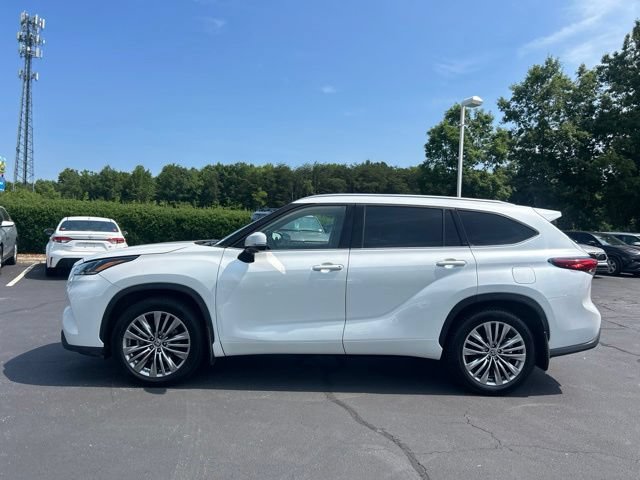 Used 2023 Toyota Highlander Platinum AWD/4WD image 12
