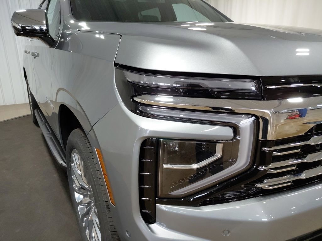 New 2026 Chevrolet Suburban Premier AWD/4WD image 14