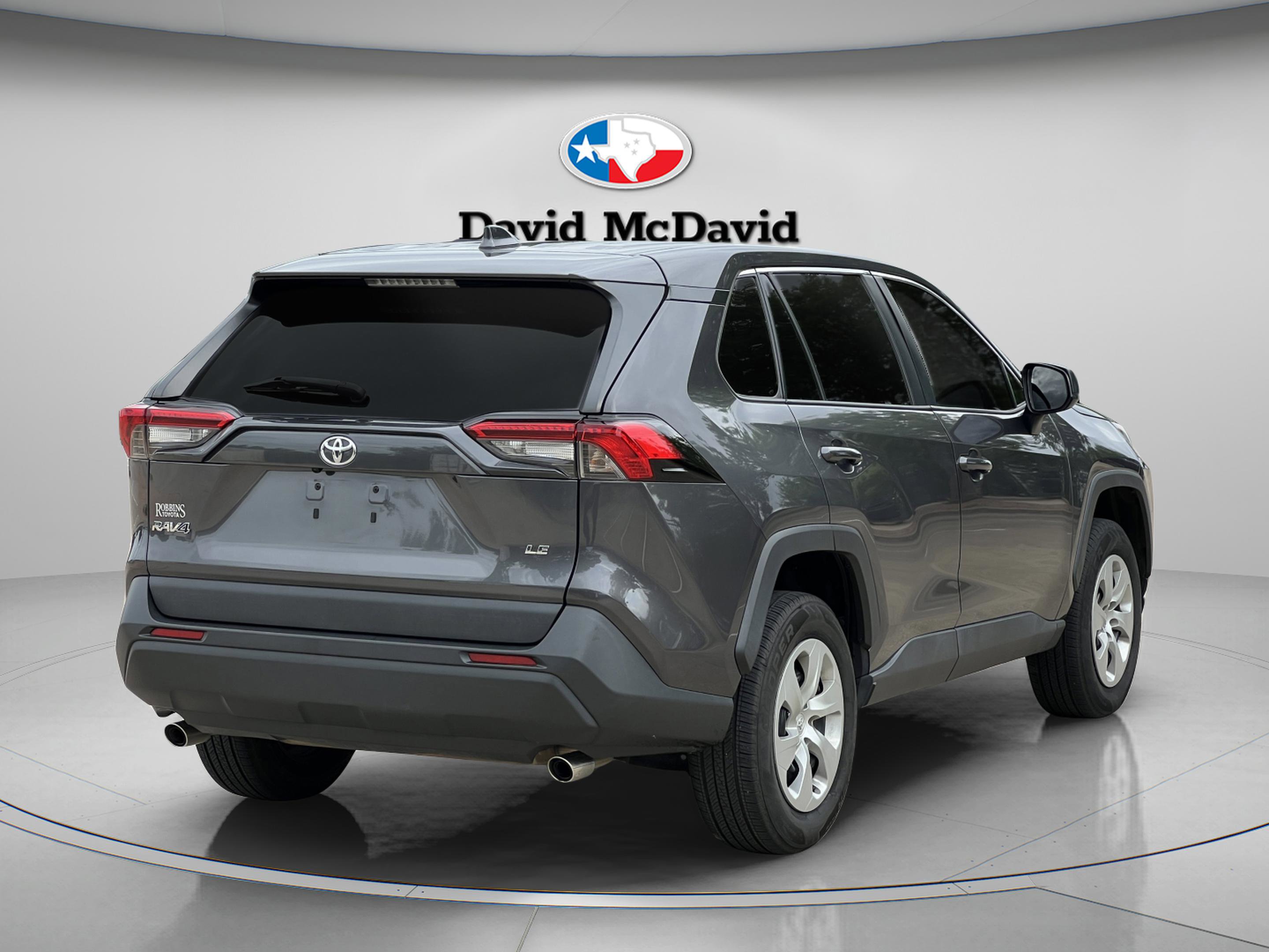 Used 2022 Toyota RAV4 LE FWD image 7