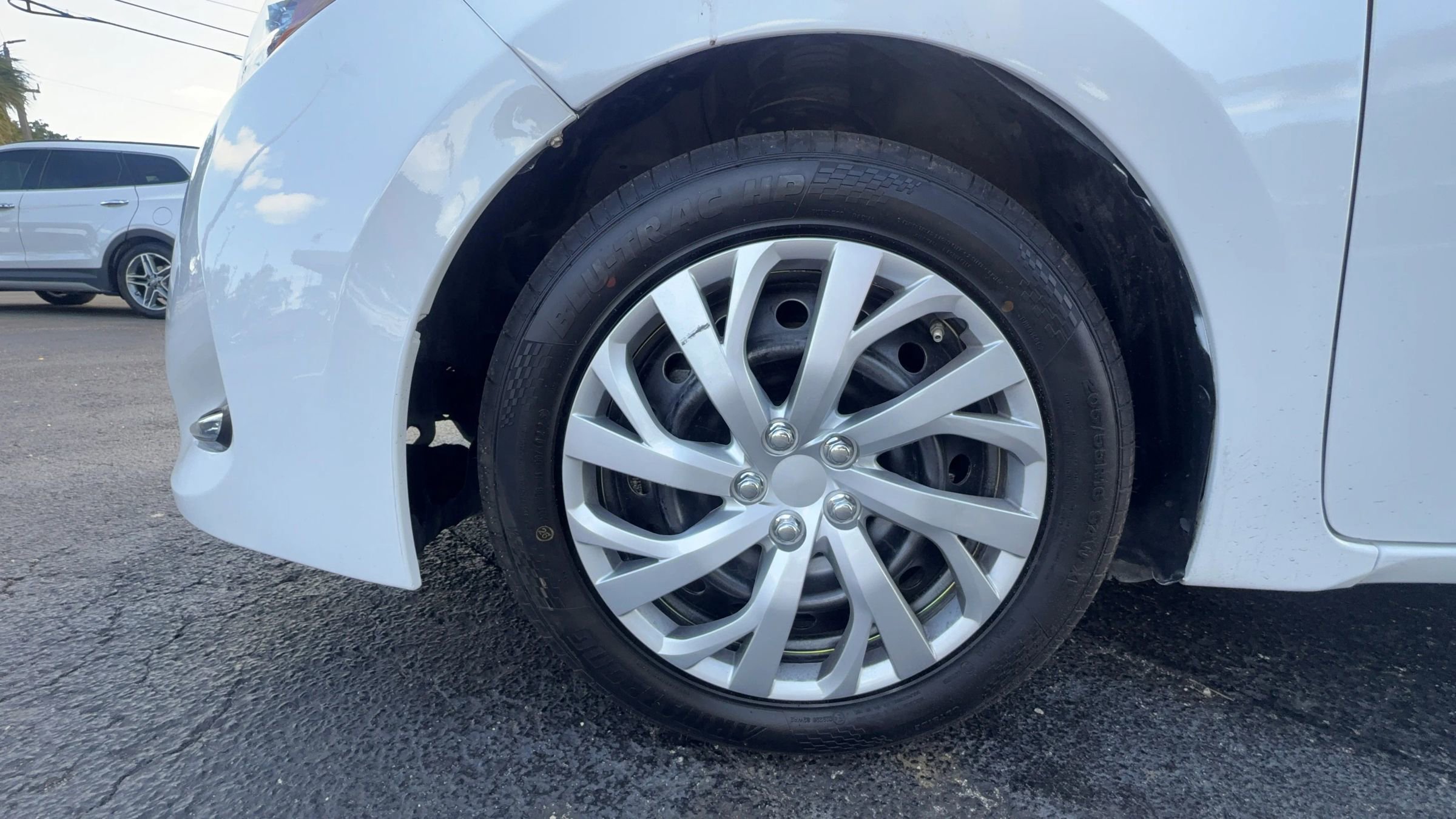 Used 2018 Toyota Corolla LE FWD image 26