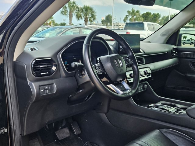 Used 2023 Honda Pilot Elite image 11