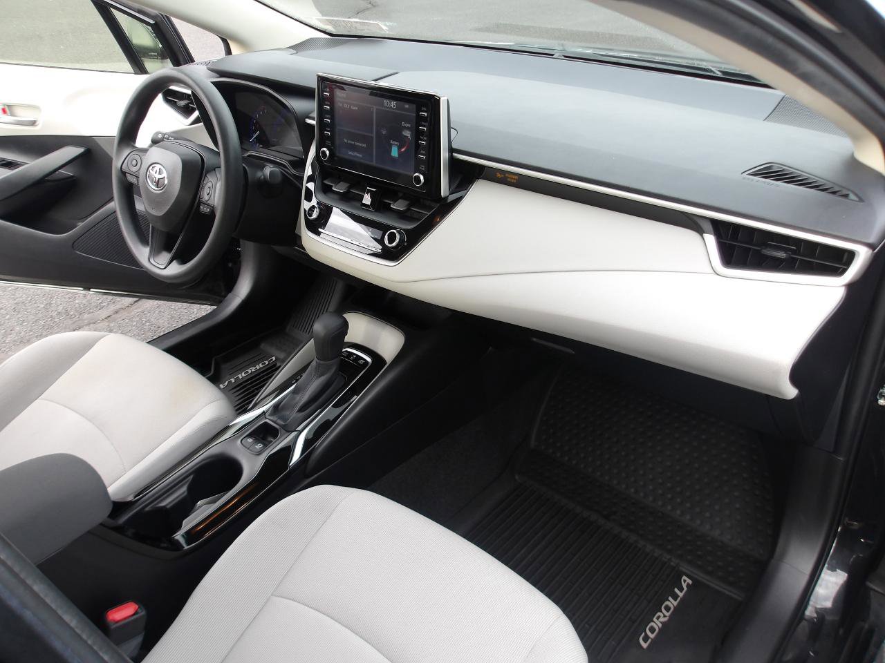 Used 2020 Toyota Corolla LE FWD image 10