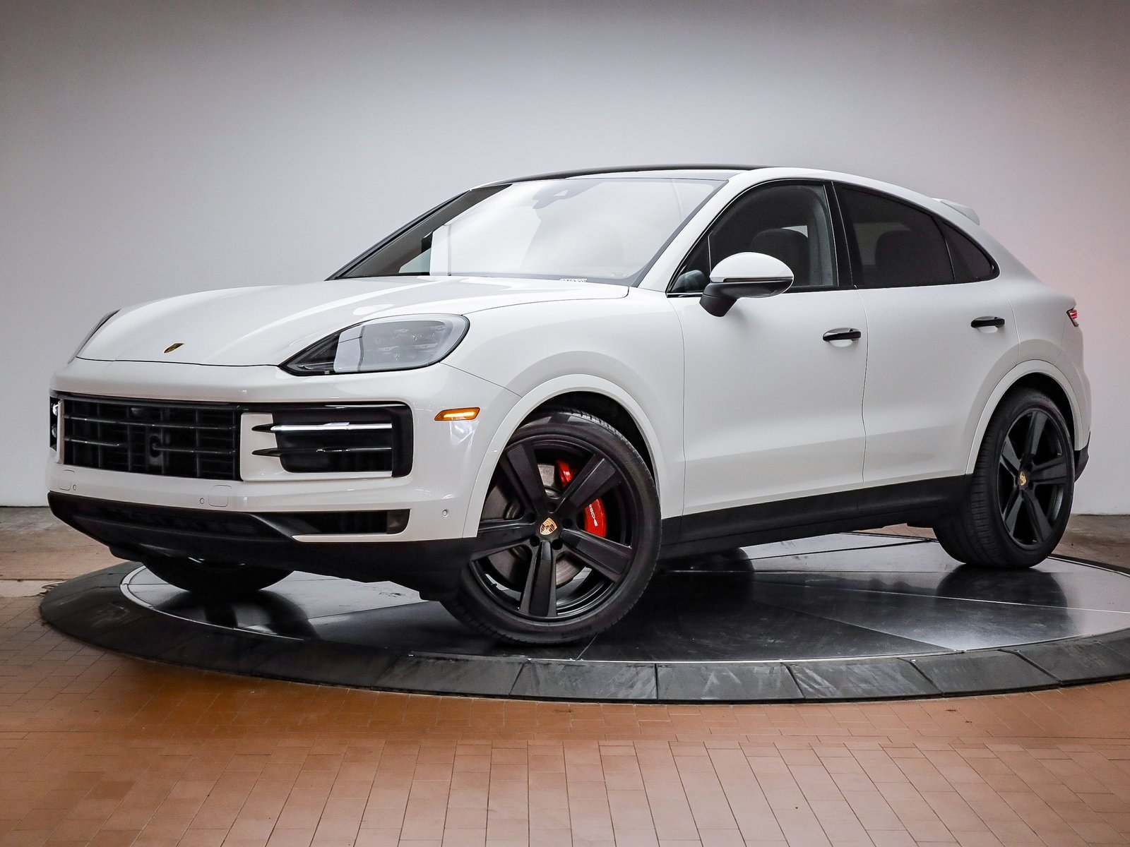 Certified 2025 Porsche Cayenne S image 1