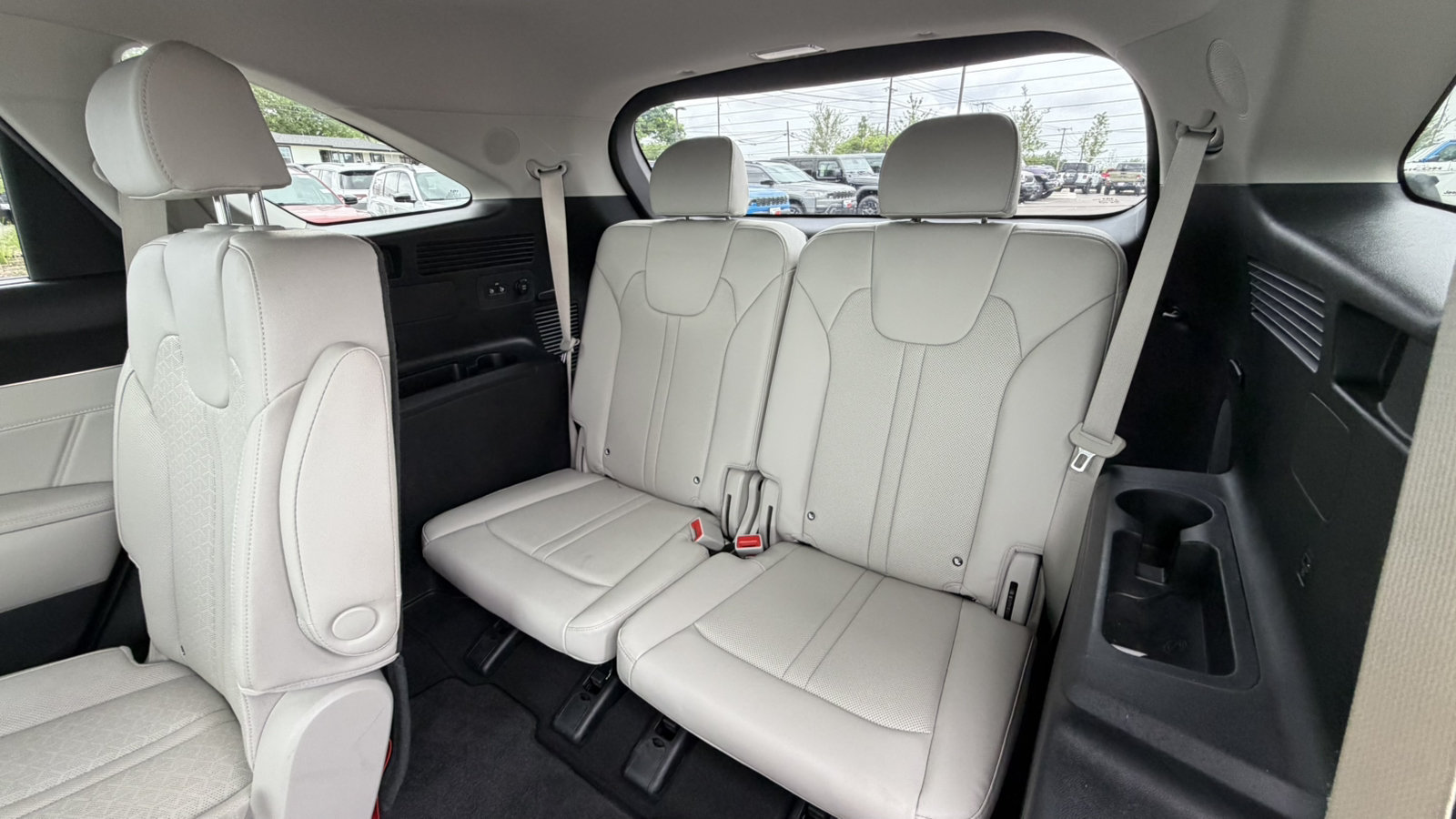 Used 2023 Kia Sorento SX Prestige AWD/4WD image 16