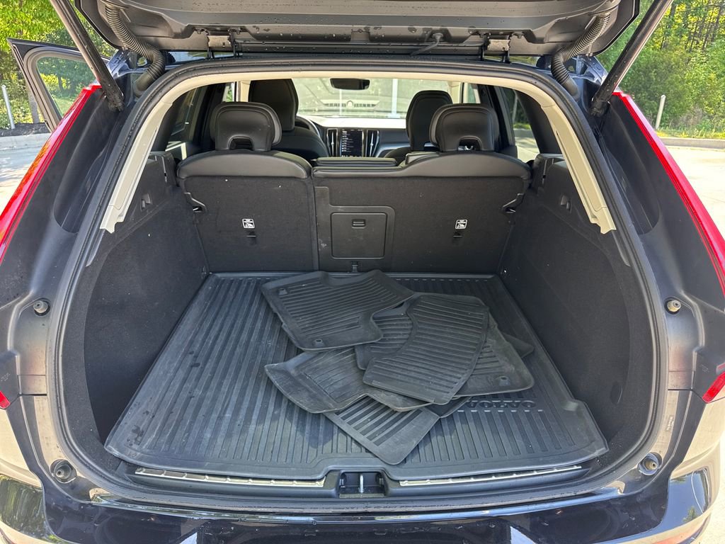 Used 2023 Volvo XC60 B5 Core FWD image 28