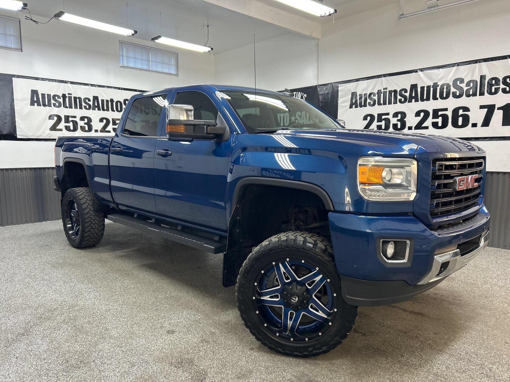 Used 2015 GMC Sierra 3500 SLT AWD/4WD image 1