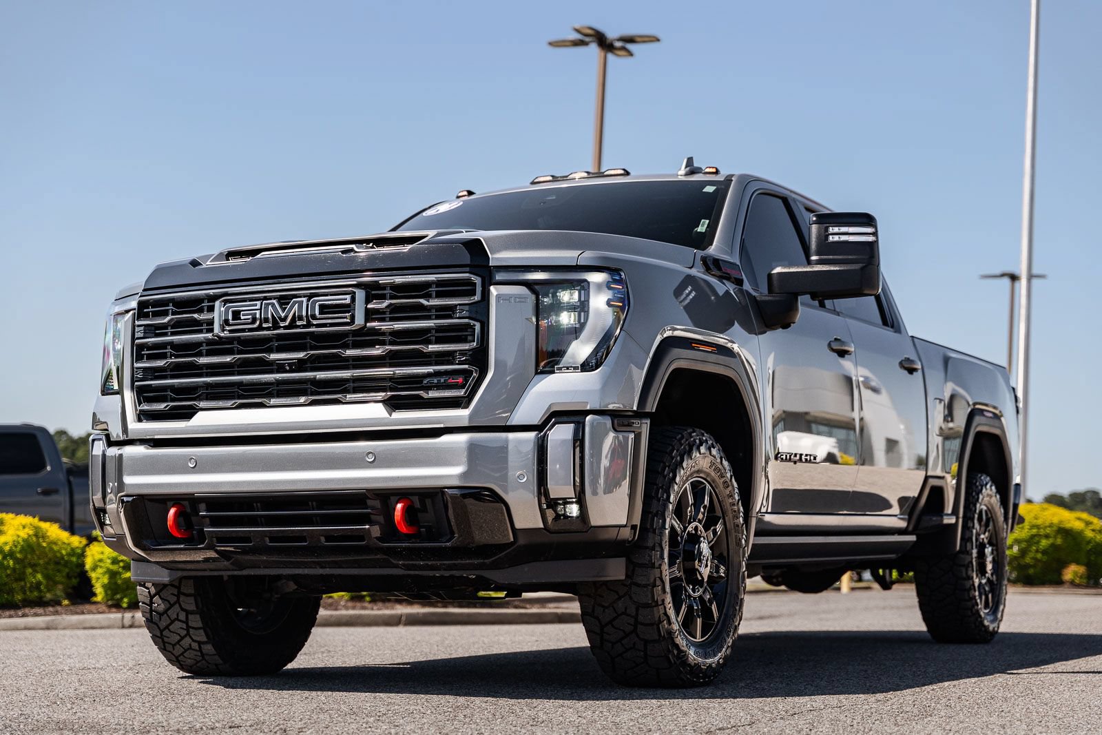 Used 2024 GMC Sierra 2500 AT4 w/ AT4 Premium Plus Package AWD/4WD image 3