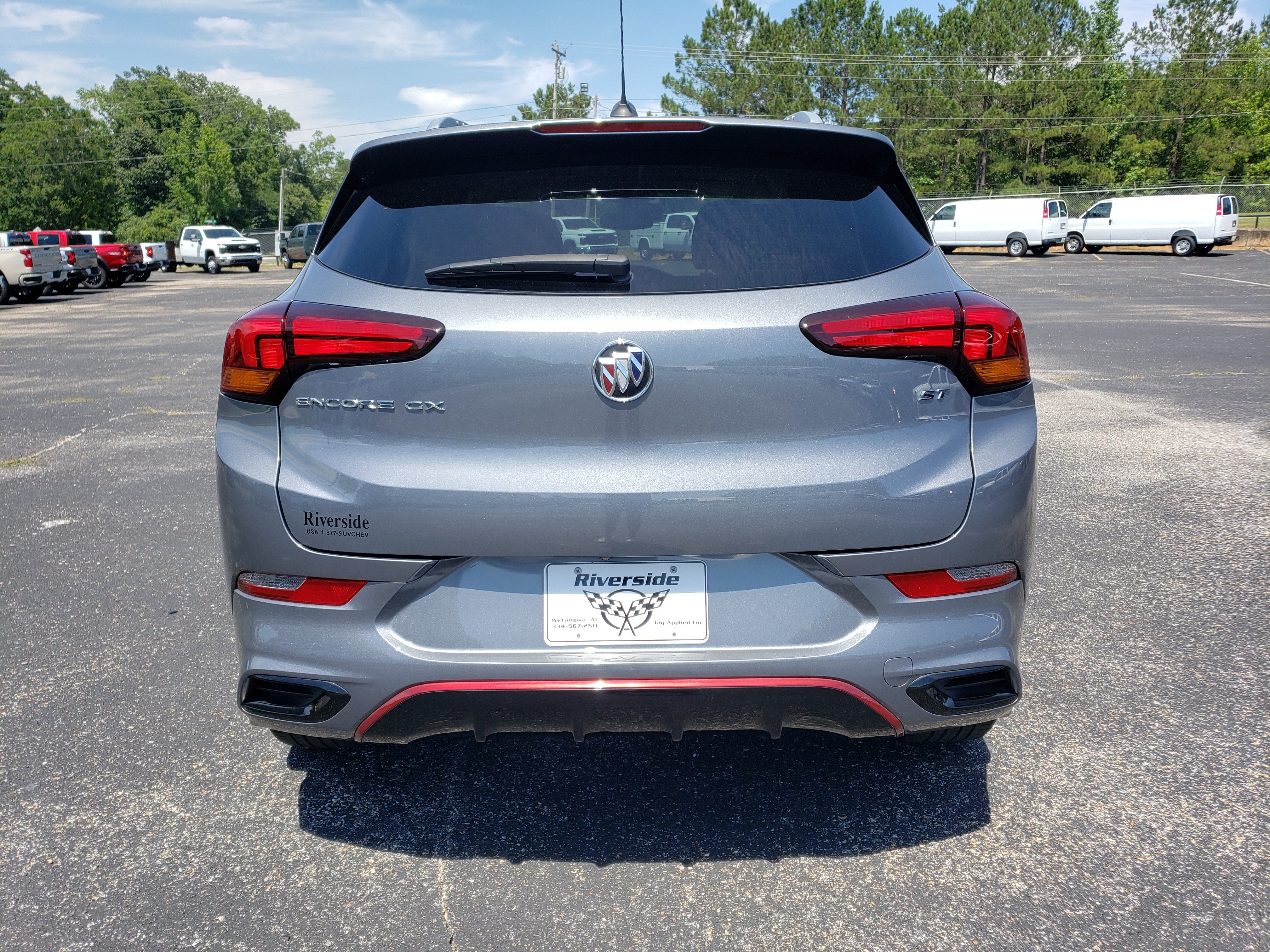Used 2022 Buick Encore GX Select w/ Sport Touring Package FWD image 8