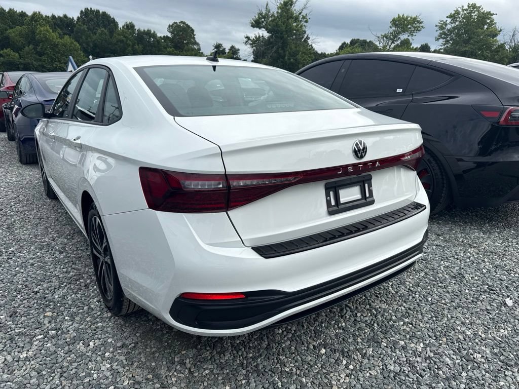 Used 2026 Volkswagen Jetta Sport FWD image 4