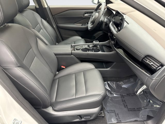 Used 2023 Nissan Rogue SL w/ SL Premium Package image 17