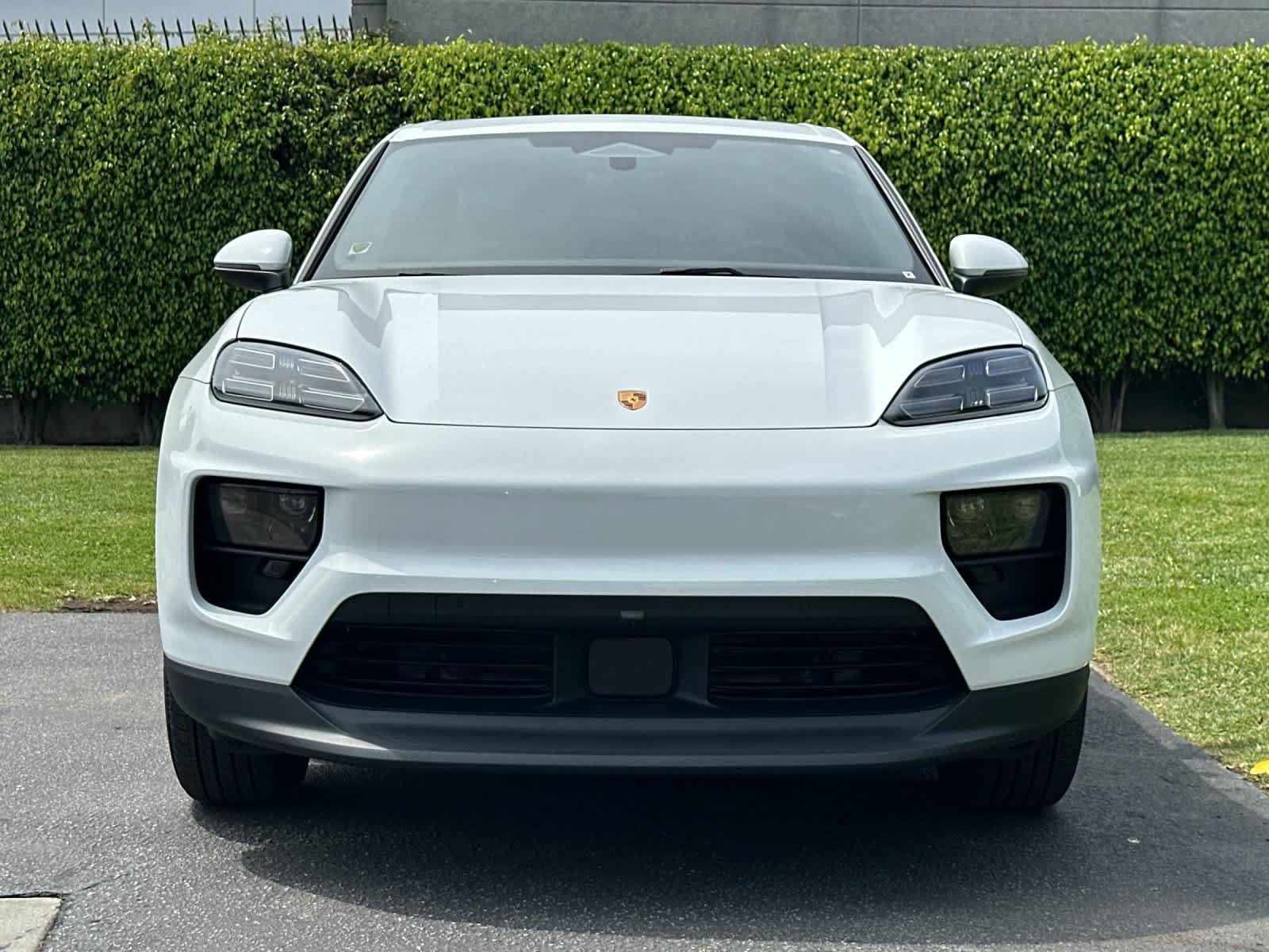 New 2026 Porsche Macan Electric RWD image 11