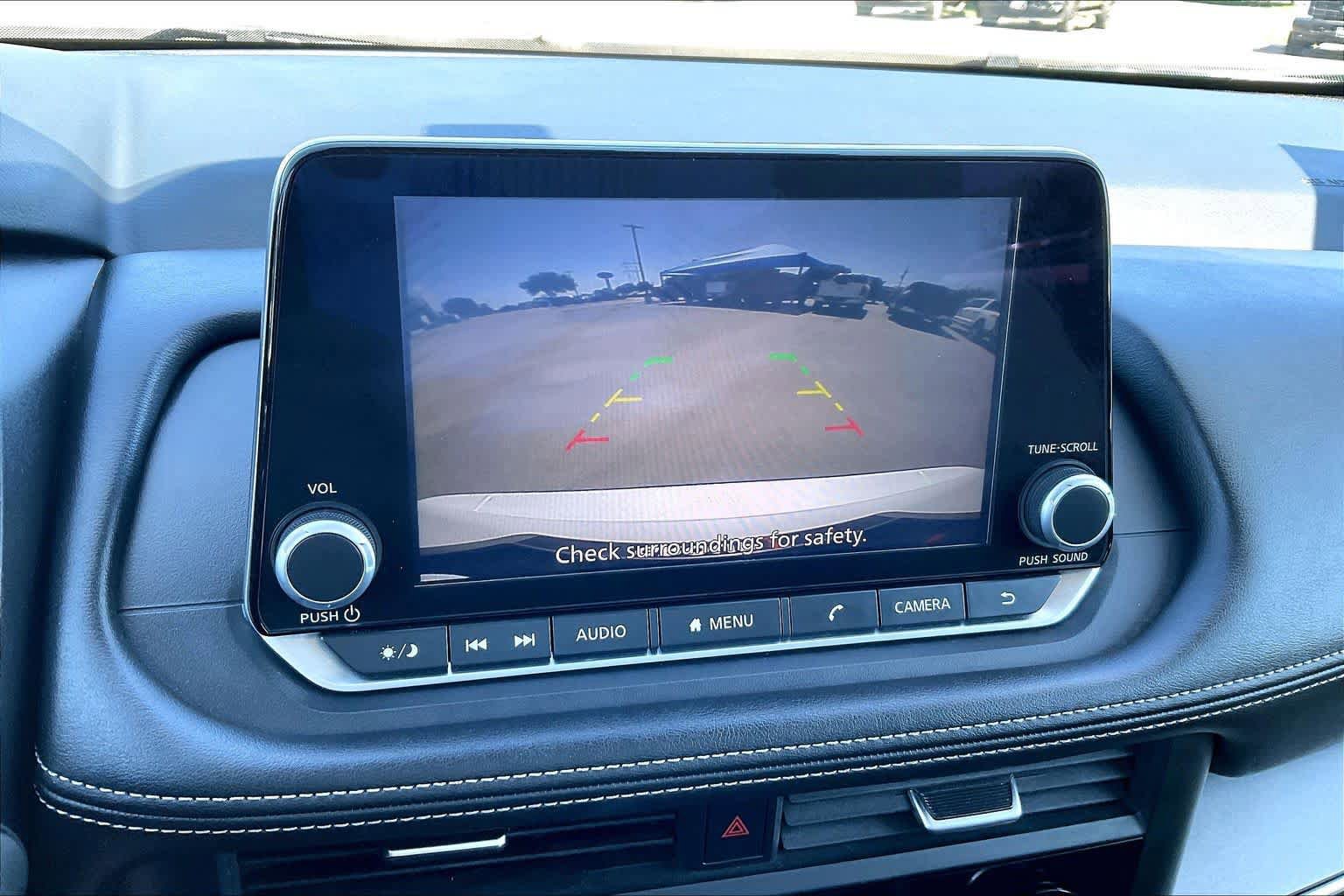 Used 2025 Nissan Rogue SV FWD image 25