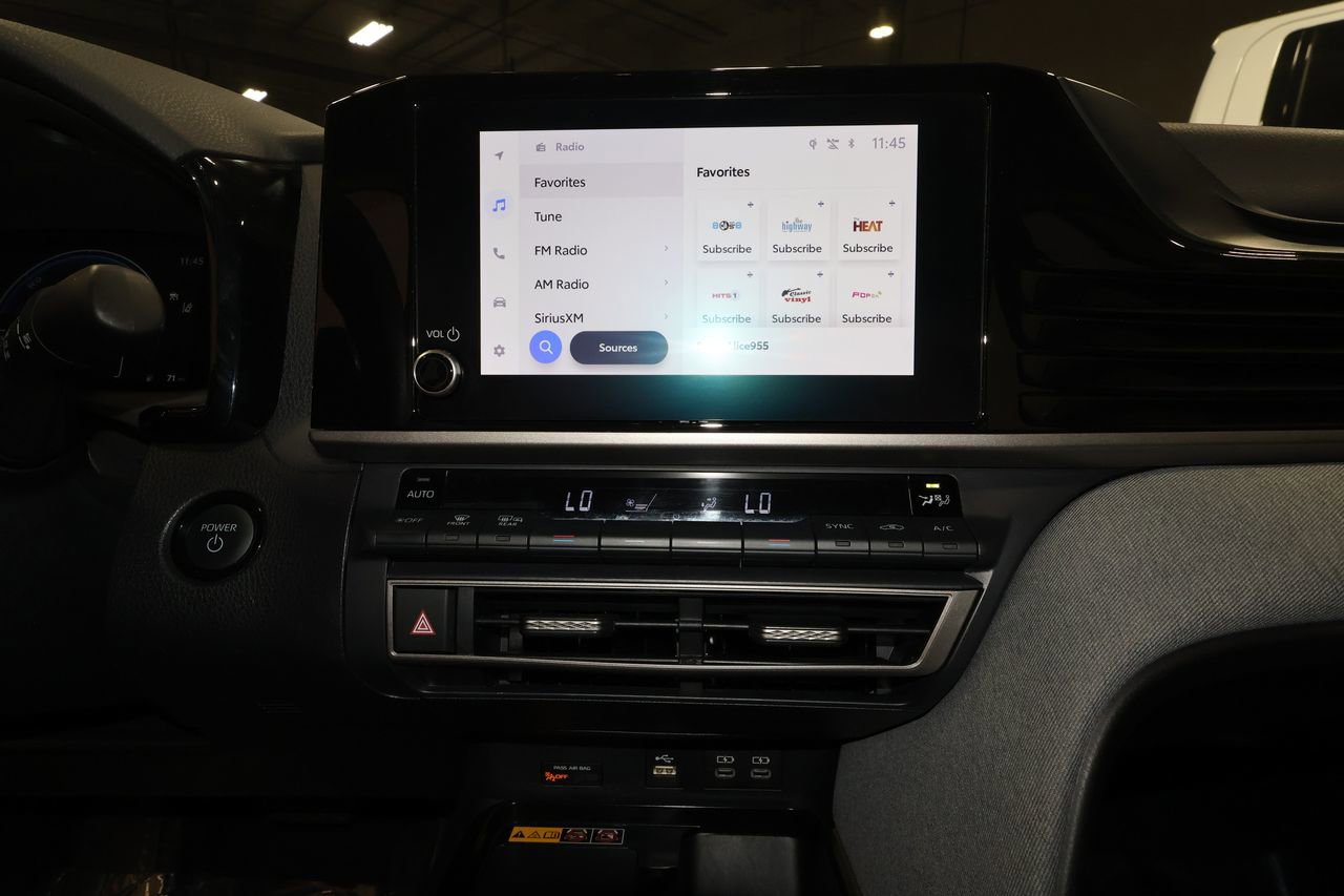 Used 2025 Toyota Camry LE image 16