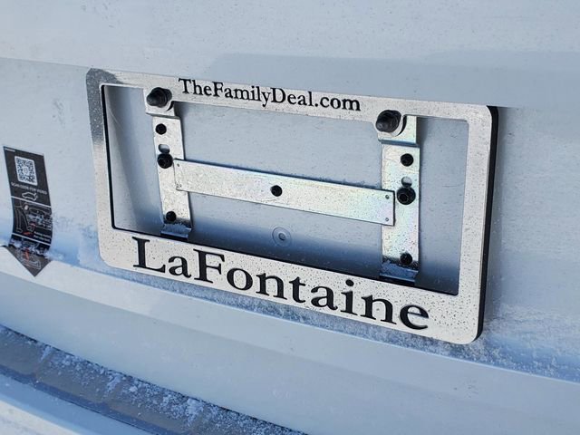 Certified 2025 Volvo XC60 T8 Plus w/ Protection Package Premier image 37