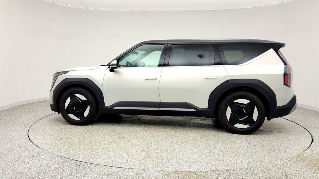 Used 2026 Kia EV9 Light RWD image 8