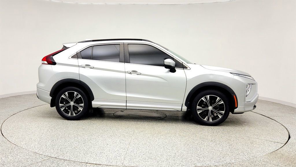 Used 2022 Mitsubishi Eclipse Cross SEL image 2