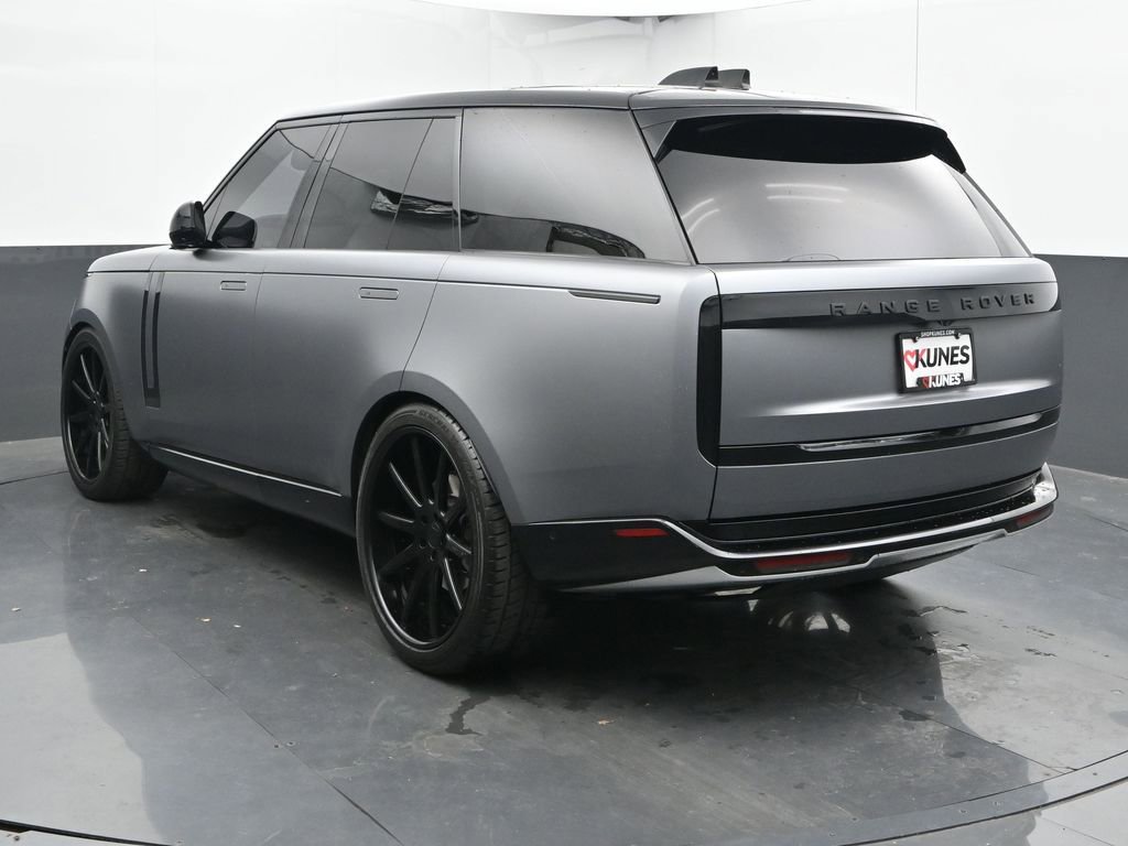 Used 2023 Land Rover Range Rover SE image 9