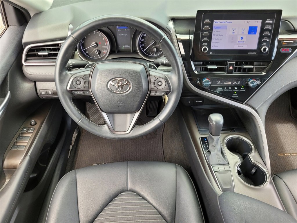 Used 2023 Toyota Camry SE image 12