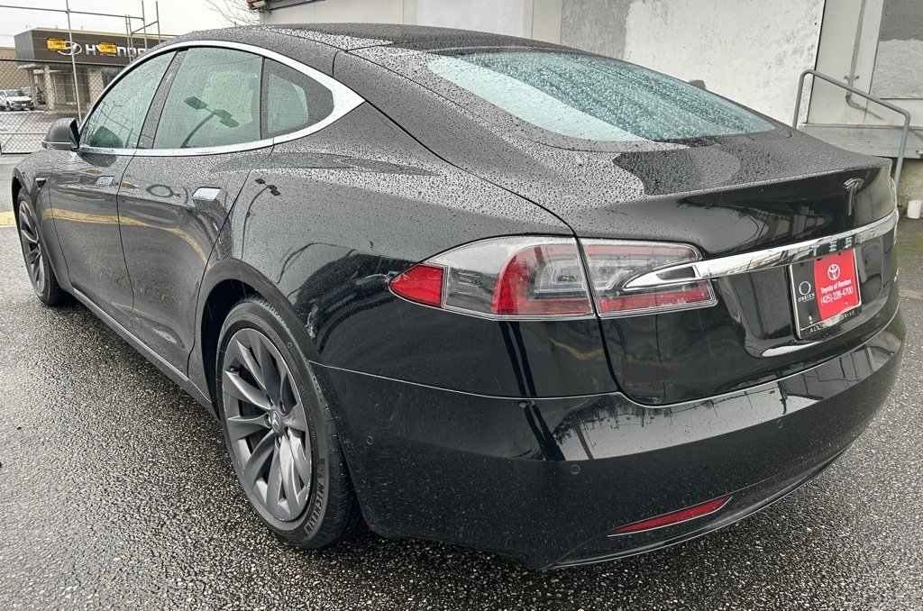 Used 2020 Tesla Model S Long Range Plus image 7