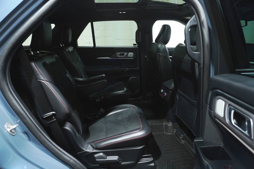 Used 2025 Ford Explorer ST w/ Sun And Sound Package image 19