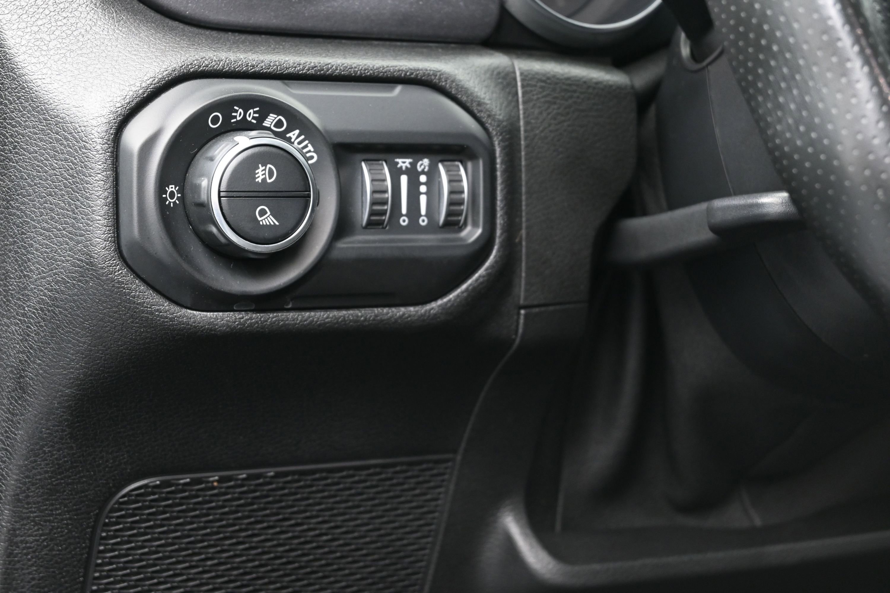 Used 2020 Jeep Gladiator Mojave w/ Trailer Tow Package AWD/4WD image 23