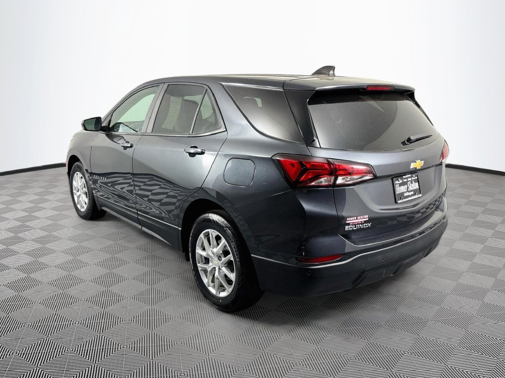 Used 2022 Chevrolet Equinox LS w/ LS Convenience Package FWD image 5