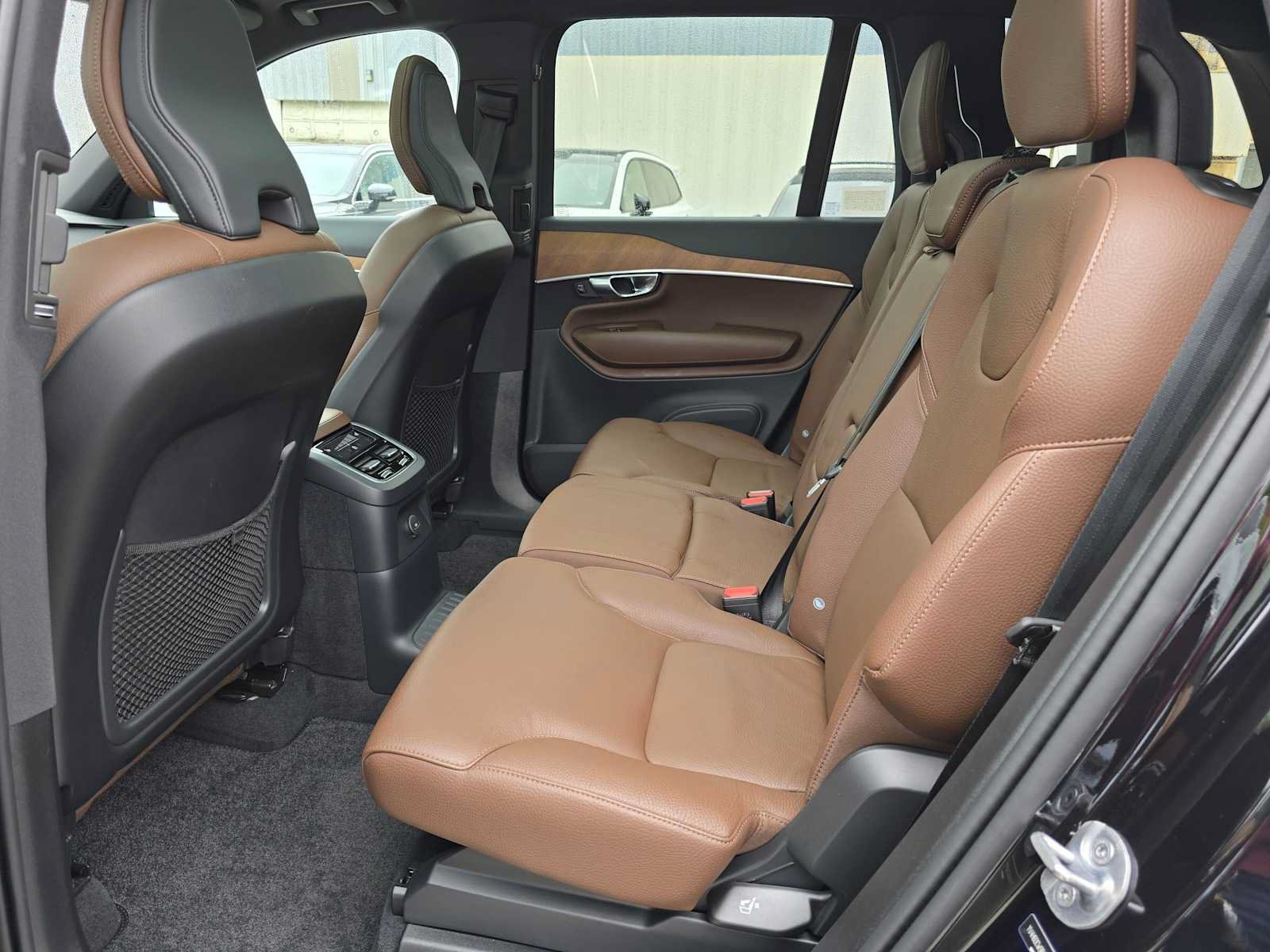 Certified 2023 Volvo XC90 T8 Plus AWD/4WD image 16