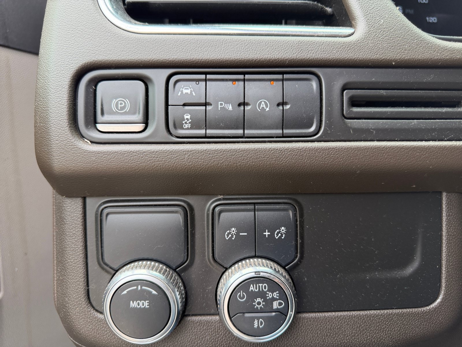 Used 2023 GMC Yukon SLT RWD image 19