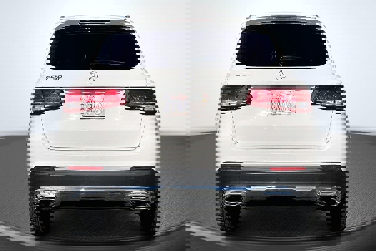 Used 2018 Mercedes-Benz GLC 300 SUV image 4