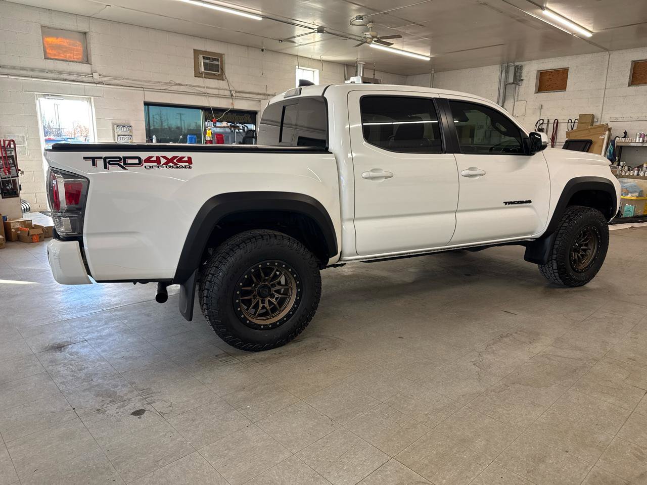 Used 2023 Toyota Tacoma TRD Off-Road w/ Technology Package image 4