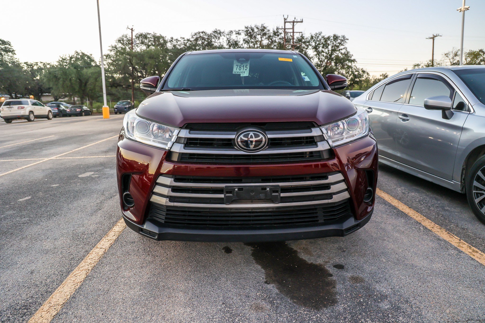 Used 2019 Toyota Highlander LE FWD image 4