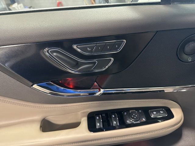 Used 2022 Lincoln Corsair Reserve w/ Equipment Group 201A image 13