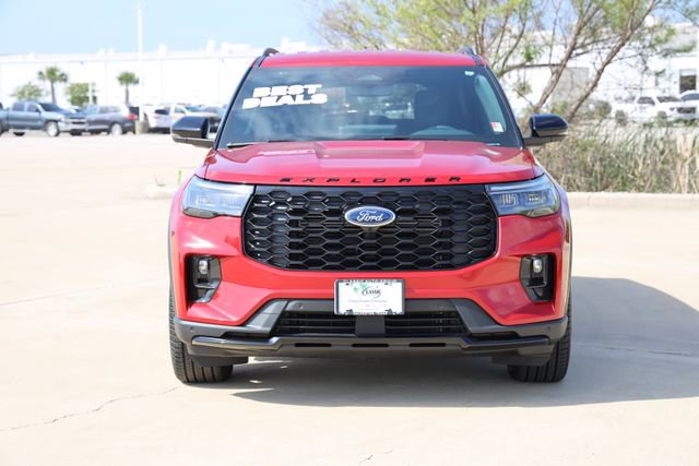 Used 2025 Ford Explorer ST-Line w/ Premium Package image 2