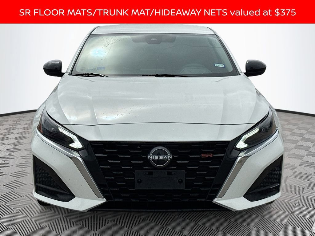 Used 2024 Nissan Altima 2.5 SR FWD image 2