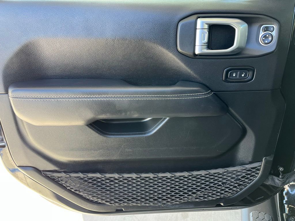 Used 2022 Jeep Wrangler Unlimited Sahara w/ Cold Weather Group image 19