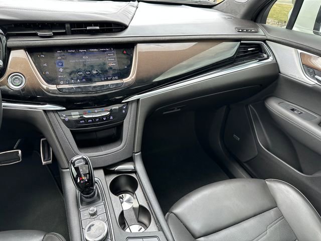 Used 2022 Cadillac XT6 Sport w/ Platinum Package image 21