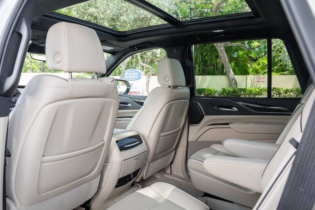 Used 2023 Cadillac Escalade Premium Luxury w/ Performance Package AWD/4WD image 22