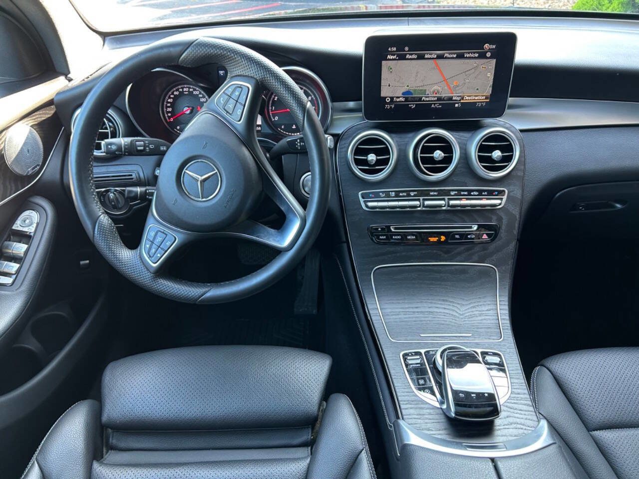 Used 2018 Mercedes-Benz GLC 300 4MATIC image 6