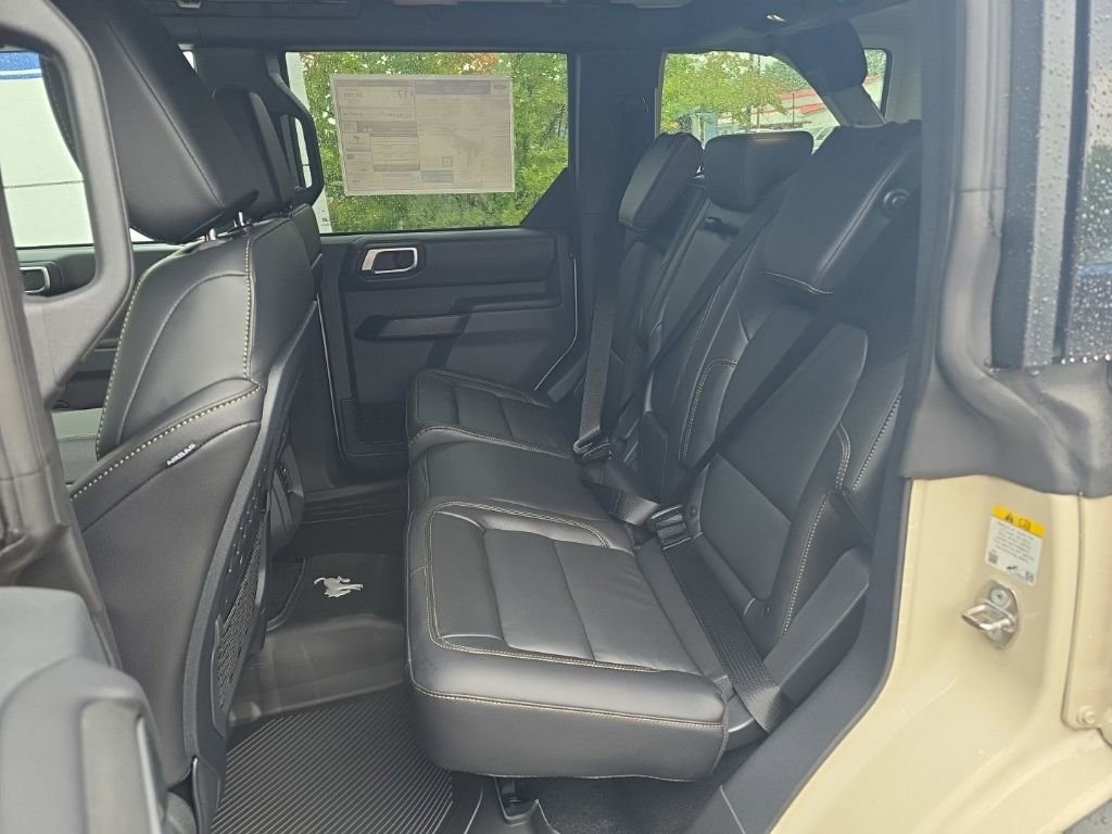 New 2026 Ford Bronco Badlands w/ Sasquatch Package AWD/4WD image 32