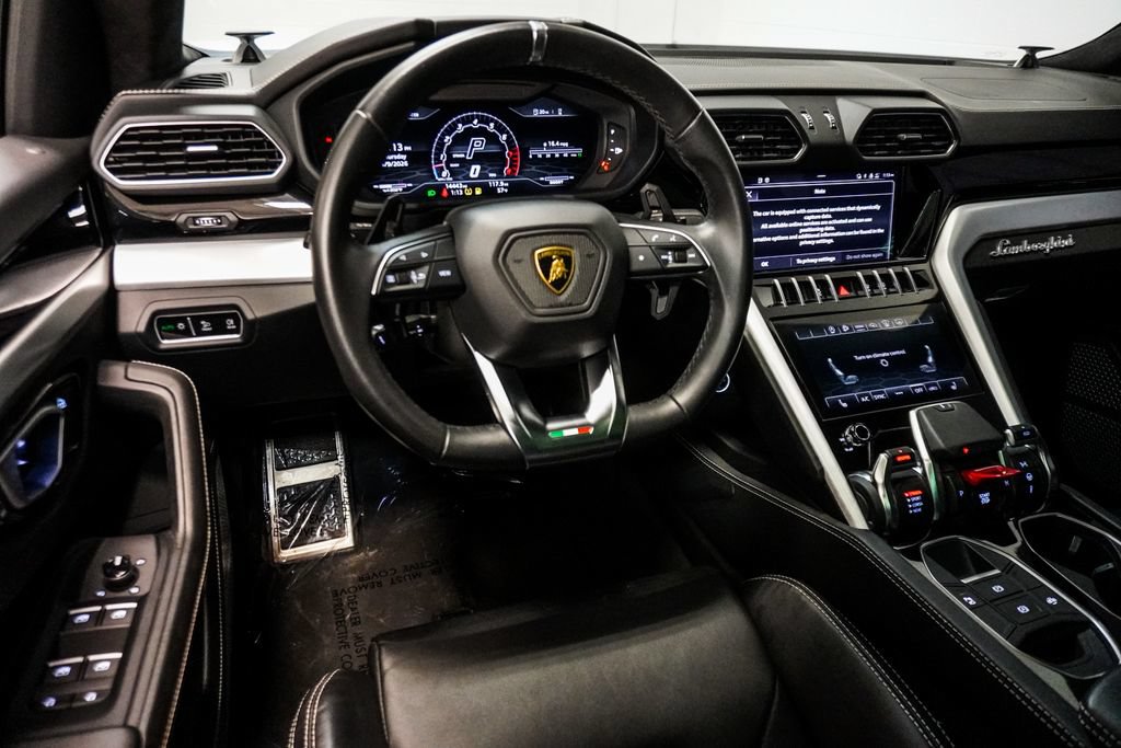 Used 2022 Lamborghini Urus AWD/4WD image 12