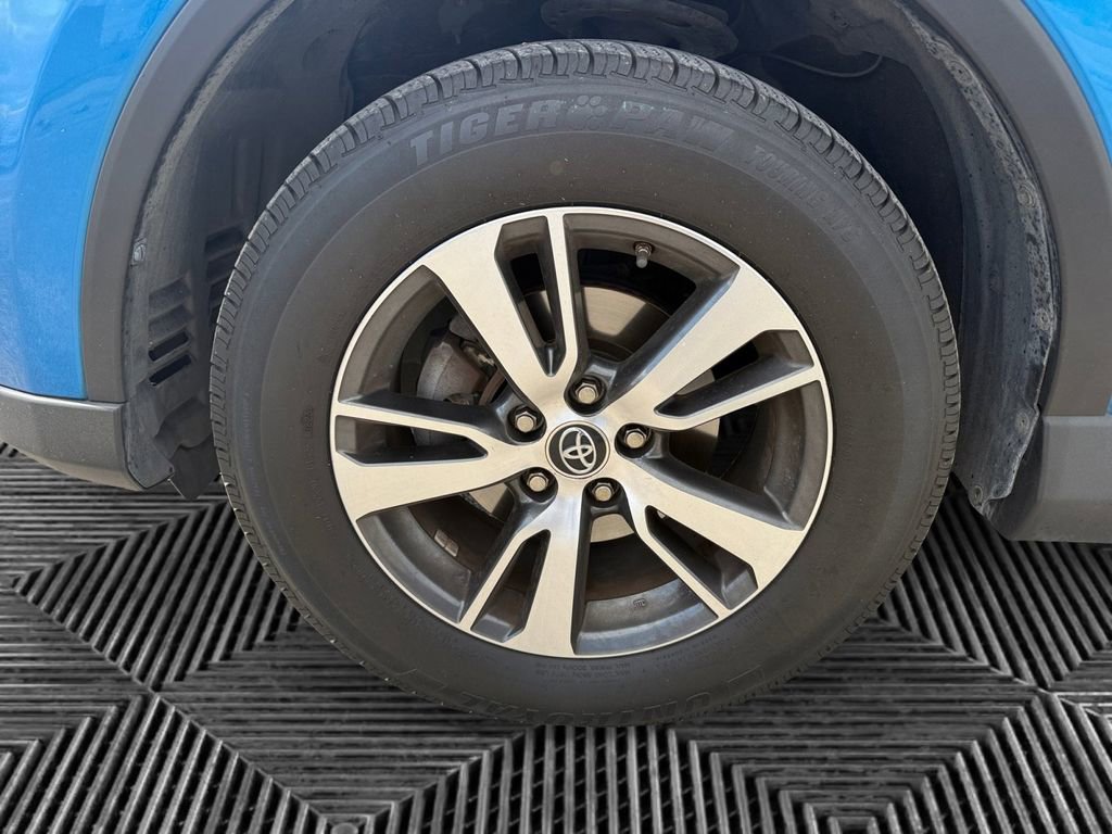 Used 2017 Toyota RAV4 XLE image 14