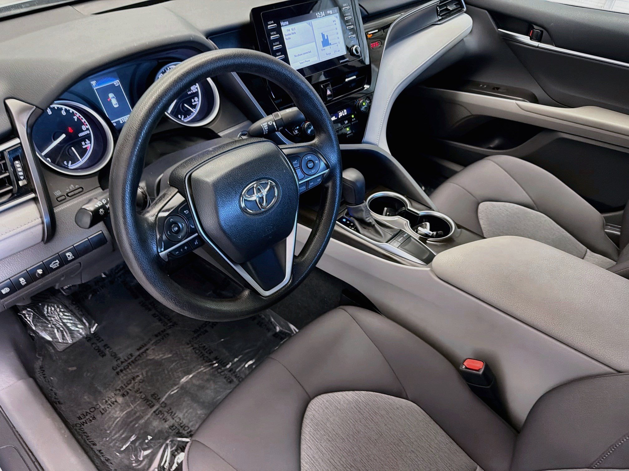 Used 2024 Toyota Camry LE w/ Convenience Package FWD image 7