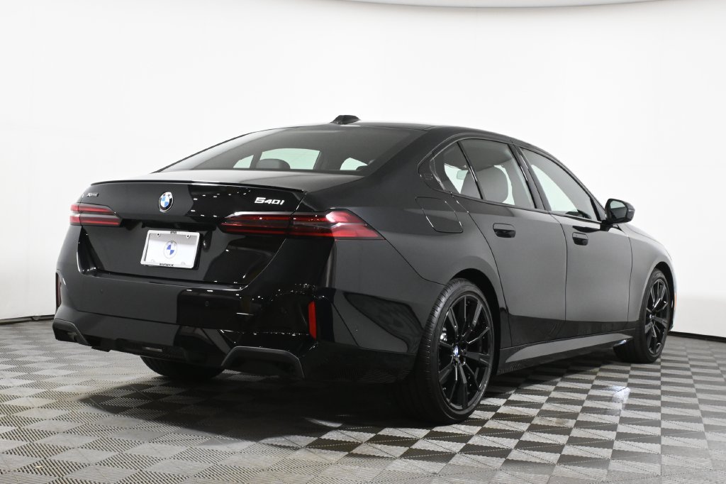 Used 2027 BMW 540i xDrive w/ M Sport Package AWD/4WD image 7