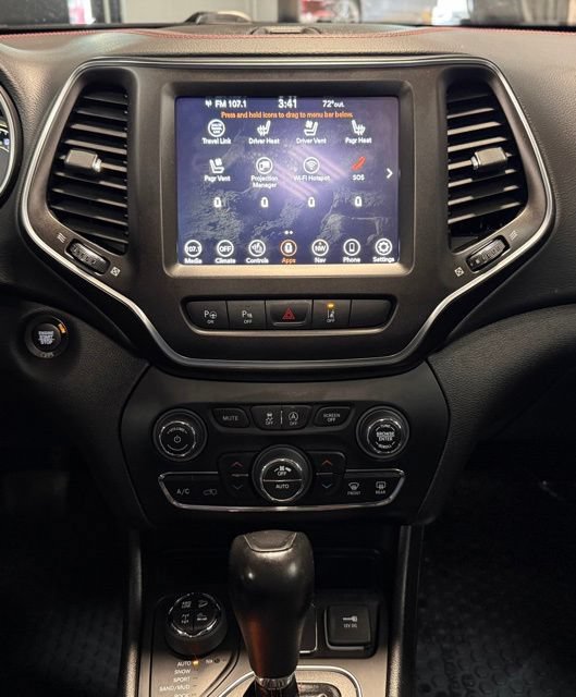 Used 2021 Jeep Cherokee Trailhawk AWD/4WD image 13